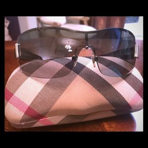 Burberry Sunglasses with Burberry Case
